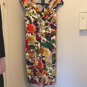 Floral Cushnie Et Ochs Dress can be worn off shoulder. In great condition!